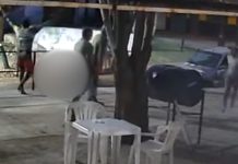 Vídeo mostra momento em que policial aposentado é morto a facadas ao tentar defender filho