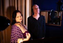 Ney Matogrosso reforça conexão com Projeto Caleidoscópio no quarto álbum do duo carioca, ‘Estrangeiros’