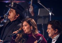 Simone Mendes faz ‘Foto feliz’ com Chitãozinho & Xororó em gravação de álbum ao vivo com ídolos sertanejos