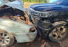 Acidente envolvendo motocicleta e dois carros deixa um morto na BR-153