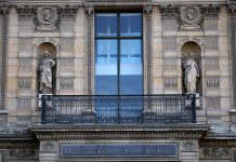 Novo diretor do Louvre anuncia reabertura de galeria saqueada por ladrões em outubro de 2025