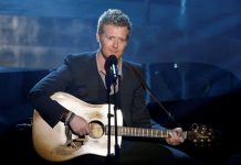 Fã filmou Glen Hansard cantando em bar pouco antes de o músico morrer em acidente de moto