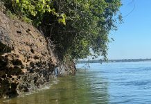 Formação rochosa onde a água escorre naturalmente, conhecida como ‘Pinga’, encanta turistas no TO; VÍDEO