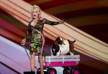 Por que Dolly Parton foi uma das maiores cantoras de todos os tempos e ícone pop da nova geração