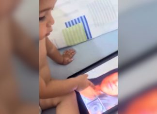 Criança vê foto antiga e diz ser prima da mãe que morreu há 12 anos; VÍDEO