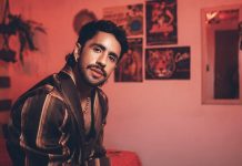 Romero Ferro dilui Cazuza no piseiro, rejeita culpa religiosa com Catto, sofre com Luiz Lins e normaliza os desejos entre joias e bijuterias do álbum ‘Ouro’