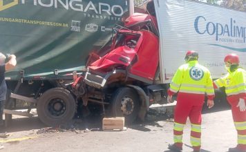 Acidente entre caminhões deixa um morto e dois feridos na BR-153
