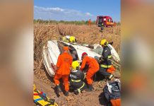 Duas pessoas morrem e três ficam feridas após carro capotar na TO-455, em Porto Nacional