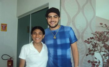 Mulher que estudou com Henrique relembra popularidade do cantor na escola: ‘Garoto descolado’