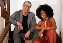 Juliane Gamboa se une a Ivan Lins para exaltar força de mulher que denunciou a PM pelo assassinato do irmão