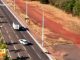 Drone da TV Anhanguera flagra momento em que motociclista tenta fazer gato e cai em avenida de Palmas