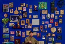 João Bosco completa a ‘parede da memória’ na capa do álbum ‘Amigos novos e antigos’ – veja a imagem