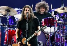 Foo Fighters alterna peso e baladas ao fechar 1ª noite de Rock in Rio com Dave Grohl em boa forma