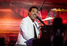 Lionel Richie recebe alta de hospital após passar mal em show e ficar internado em UTI